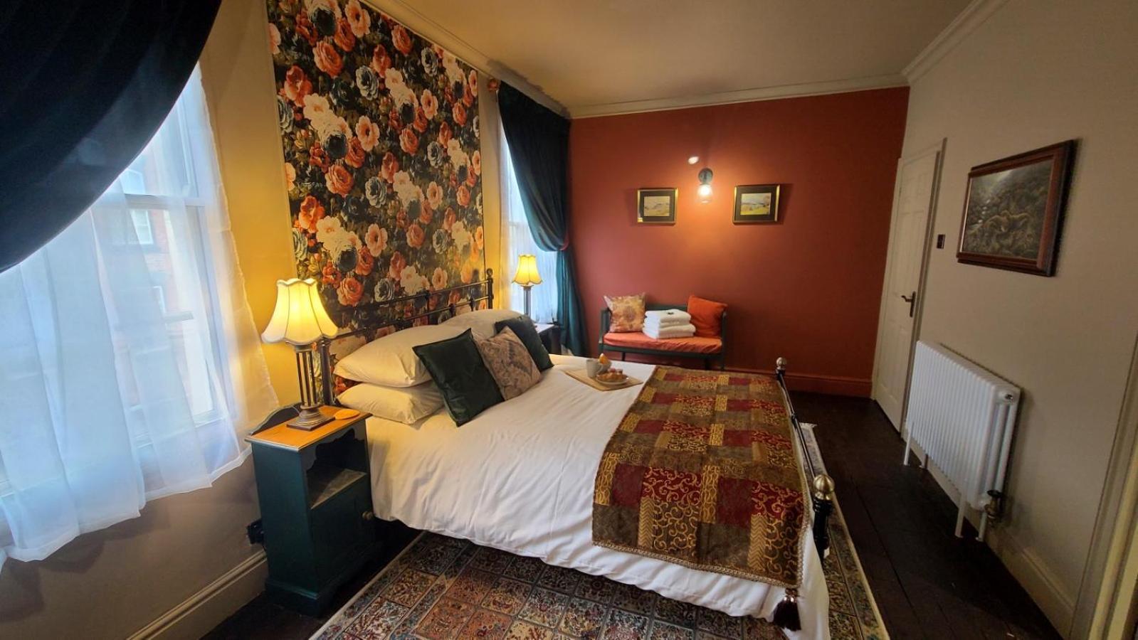 Samuels' A Duplex Apartment By Spires Accommodation In Lichfield City Centre Extérieur photo